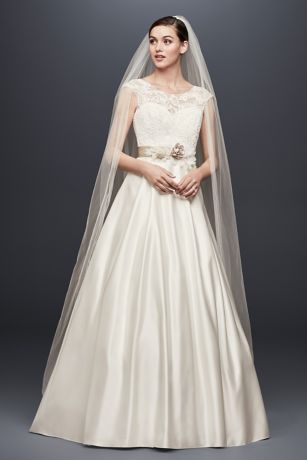 Appliqued Cap Sleeve A-Line Wedding Dress