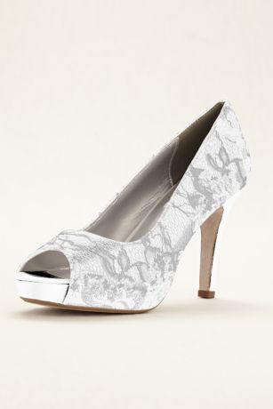 Winter Dyeable Metallic Lace Pump